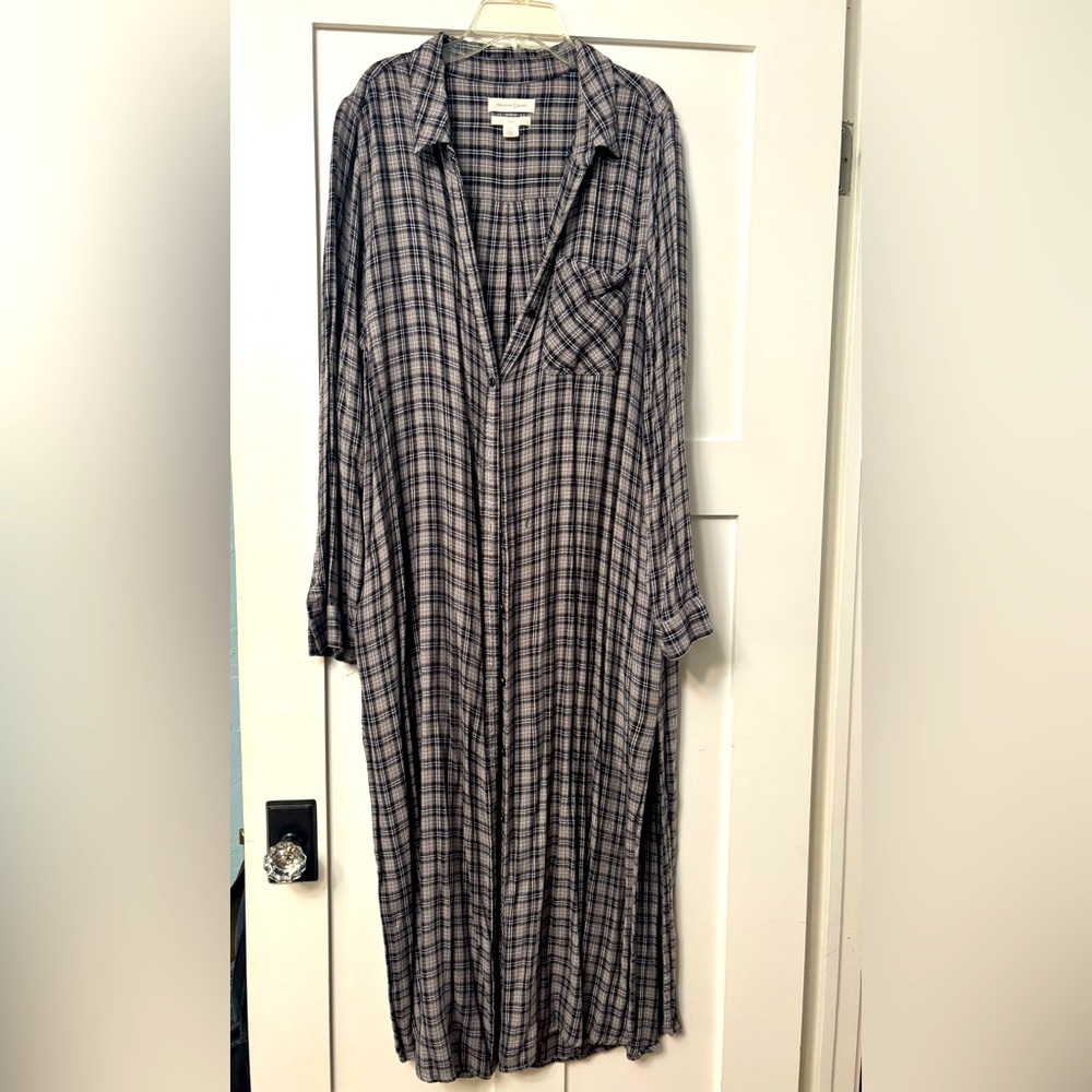 Treasure & Bond Grey Long Sleeve Plaid flannel Button Shirt Duster Maxi-Shirt